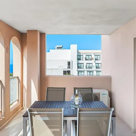 Family Deluxe - Sea View, Heated Pool & Garage *